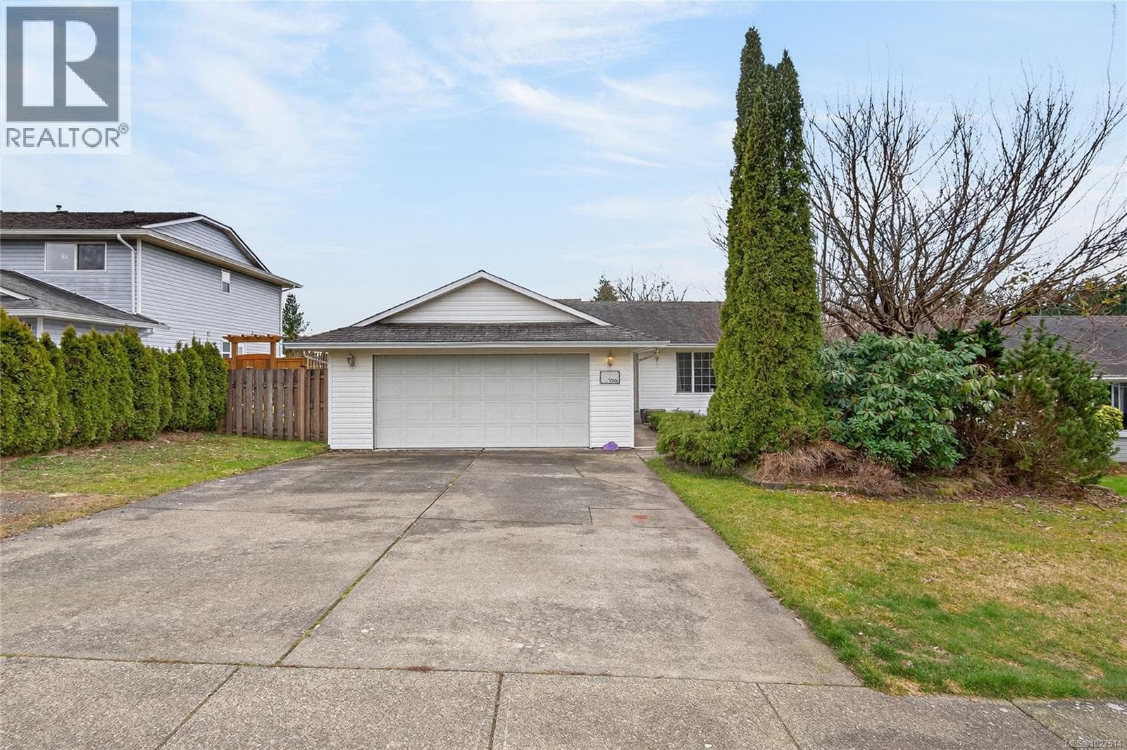 3 bed 2 bath single family at 755 Kit Cres — $629,800