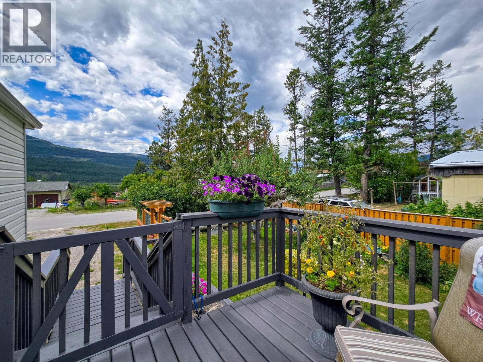 4789 Riverview Drive photo 3