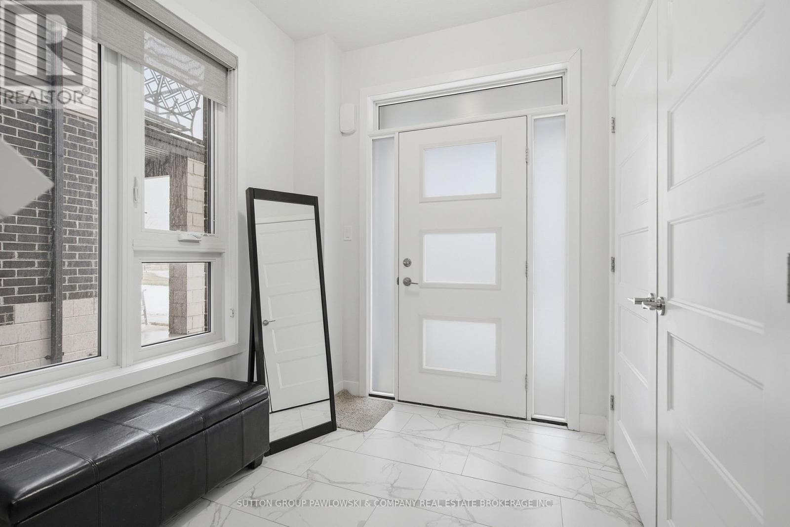26 - 3380 SINGLETON AVENUE photo 2