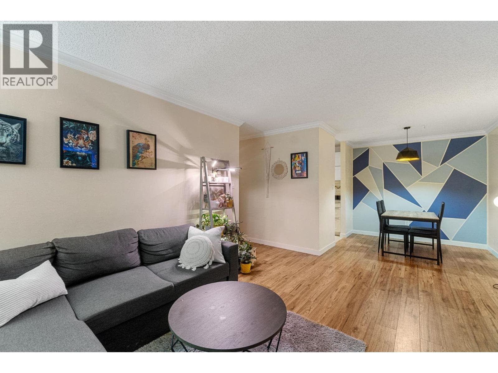 118 7431 MINORU BOULEVARD photo 3