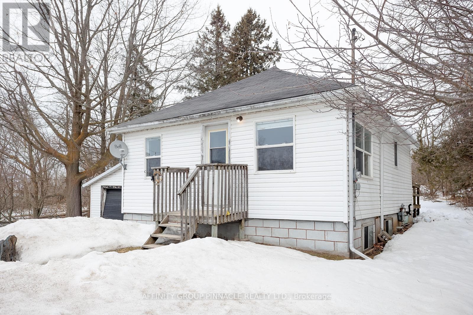4796 REGIONAL RD 57 photo 4