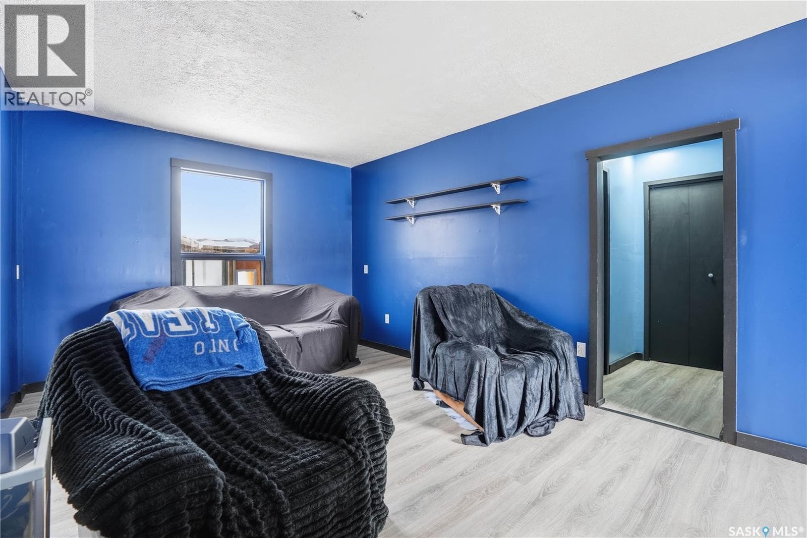 211 Martin STREET photo 4