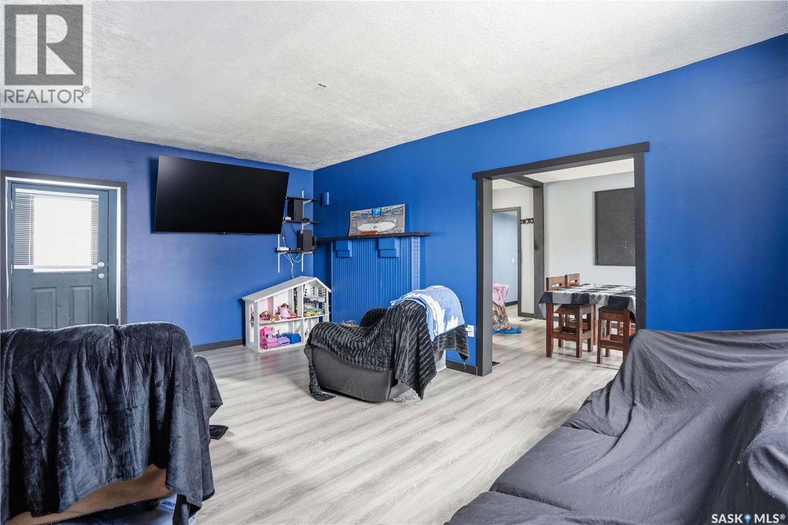 211 Martin STREET photo 5