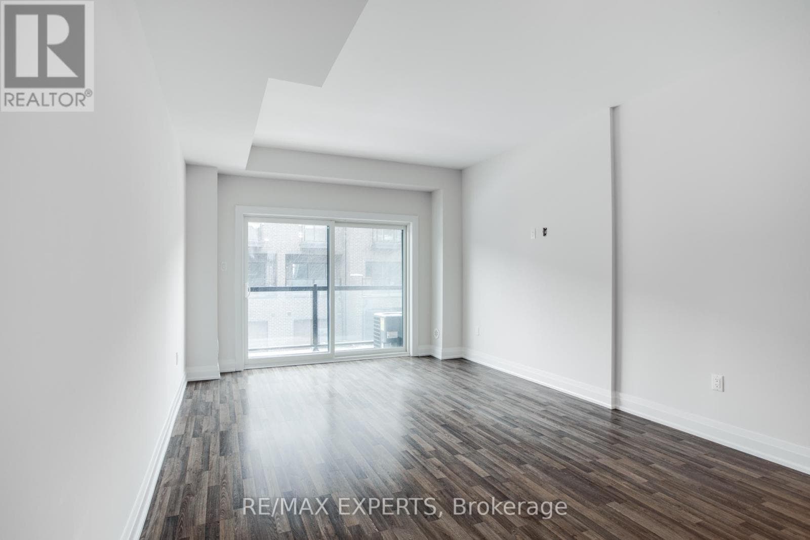 57 CREEKBANK ROAD photo 5