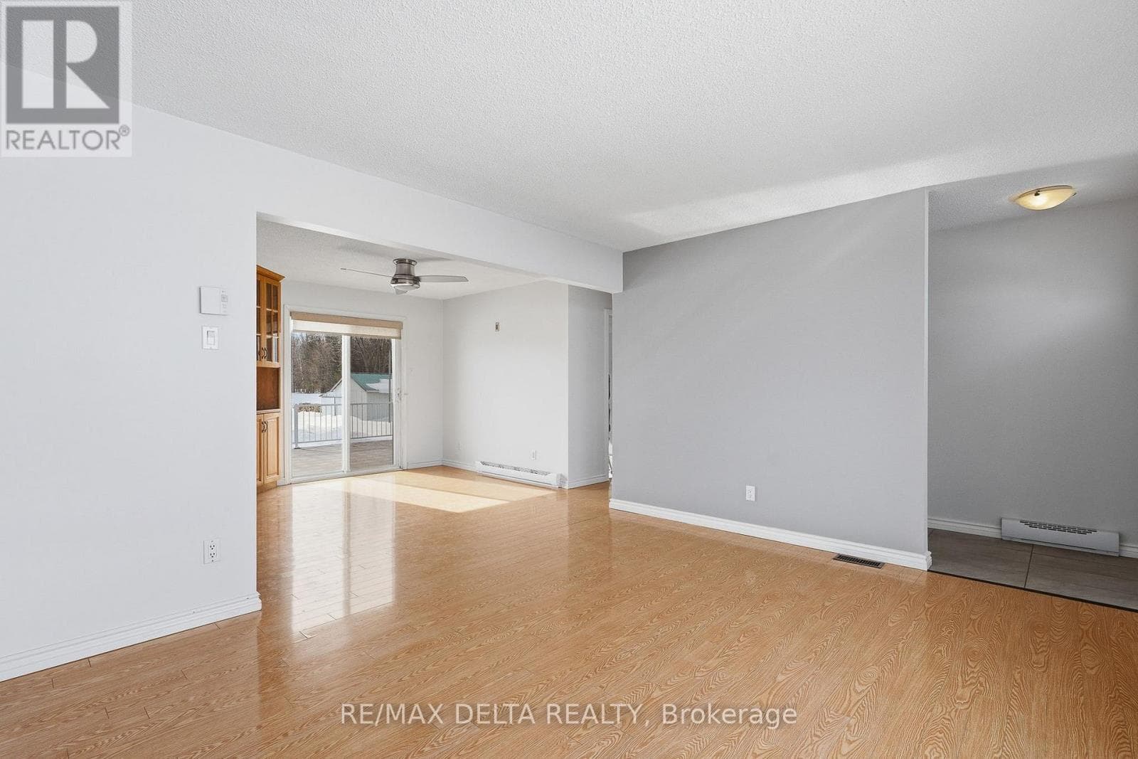 698 BASELINE ROAD photo 5