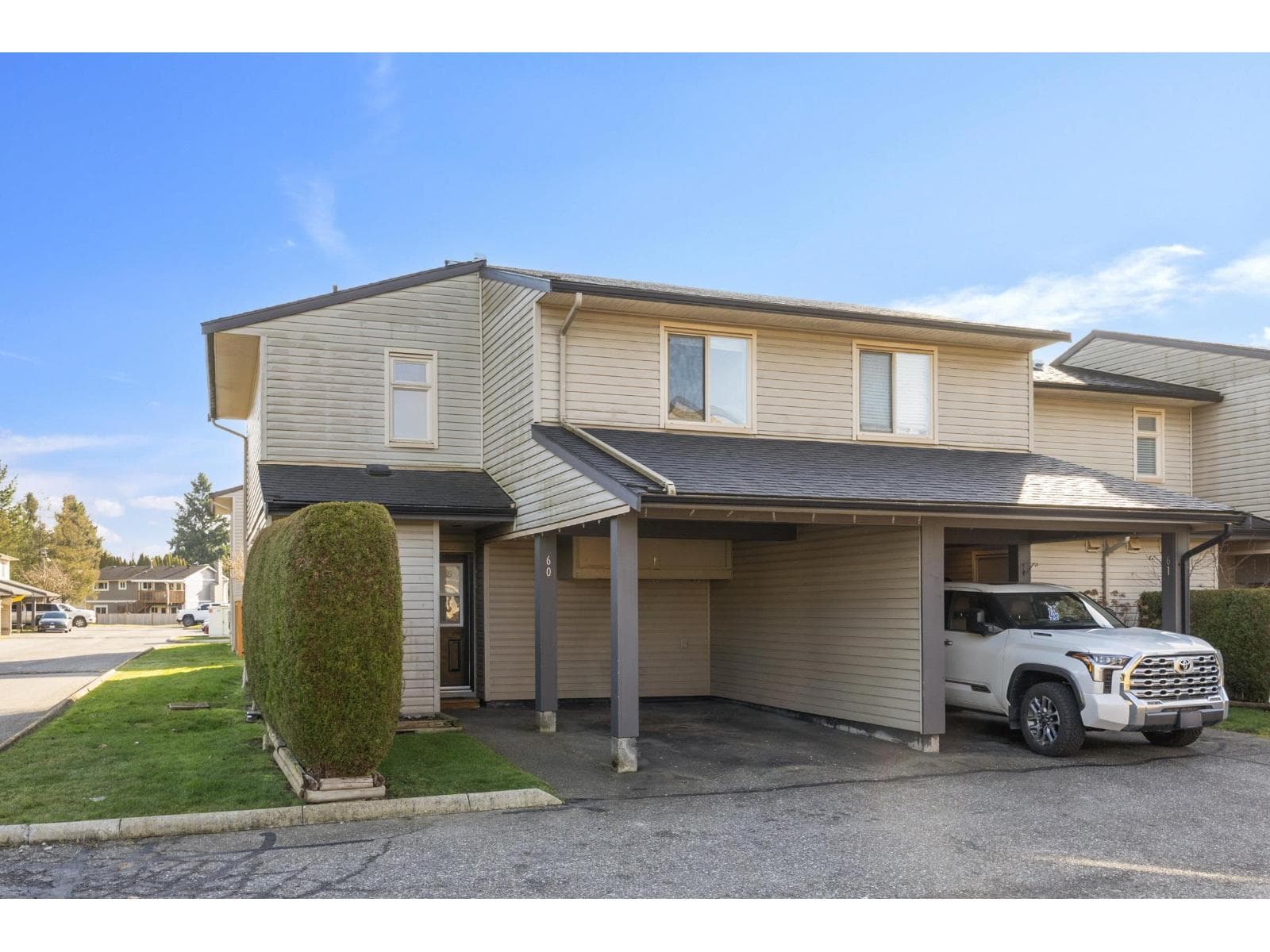 3 bed 2 bath single family at 60 27456 32 AVENUE — $599,000