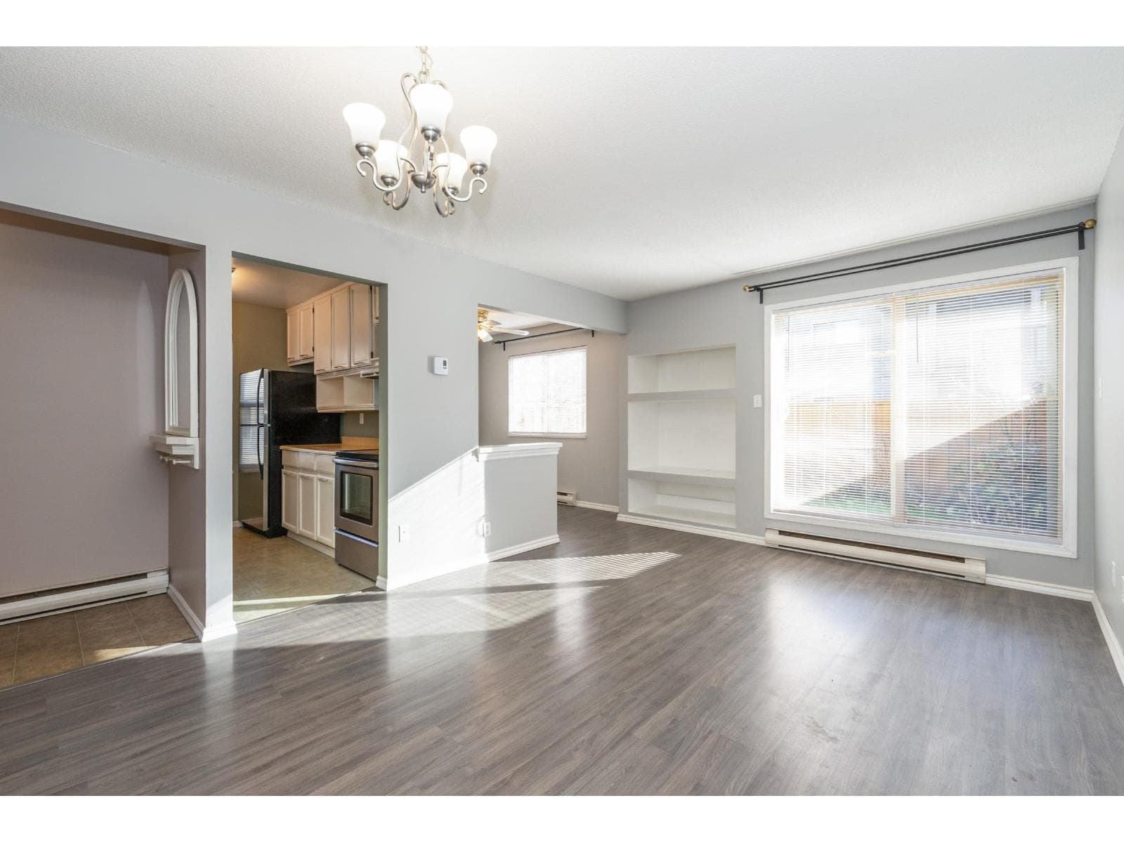60 27456 32 AVENUE photo 4