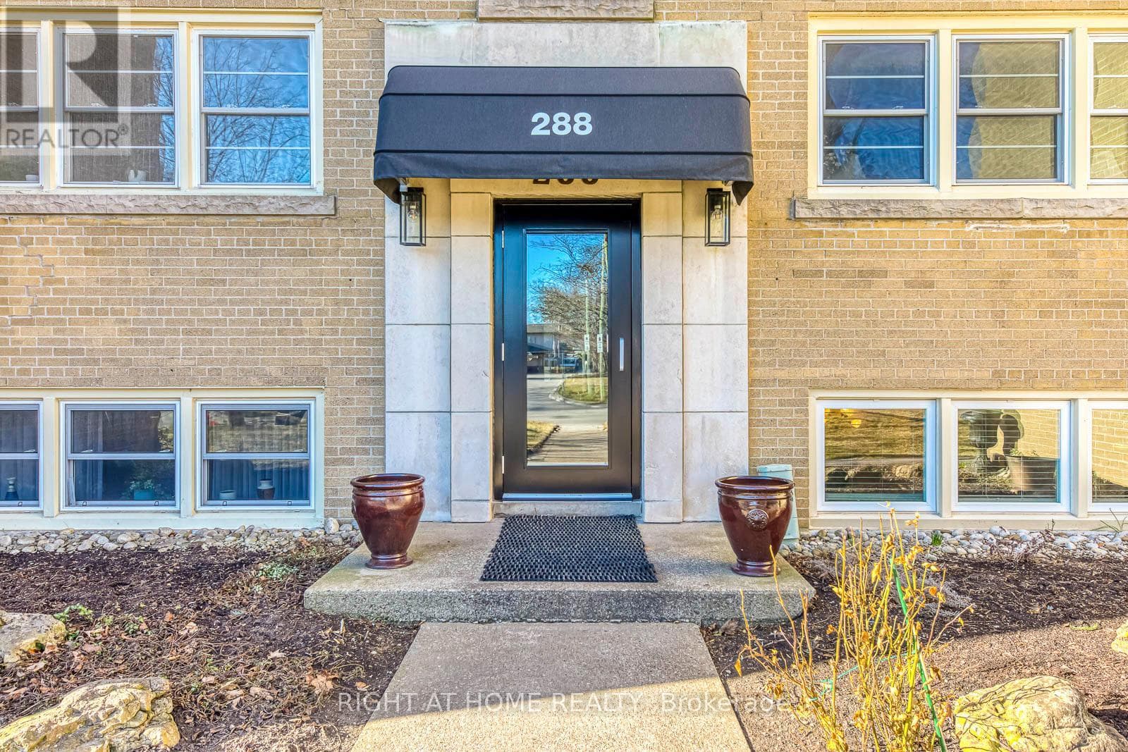 1 - 288 REYNOLDS STREET photo 2