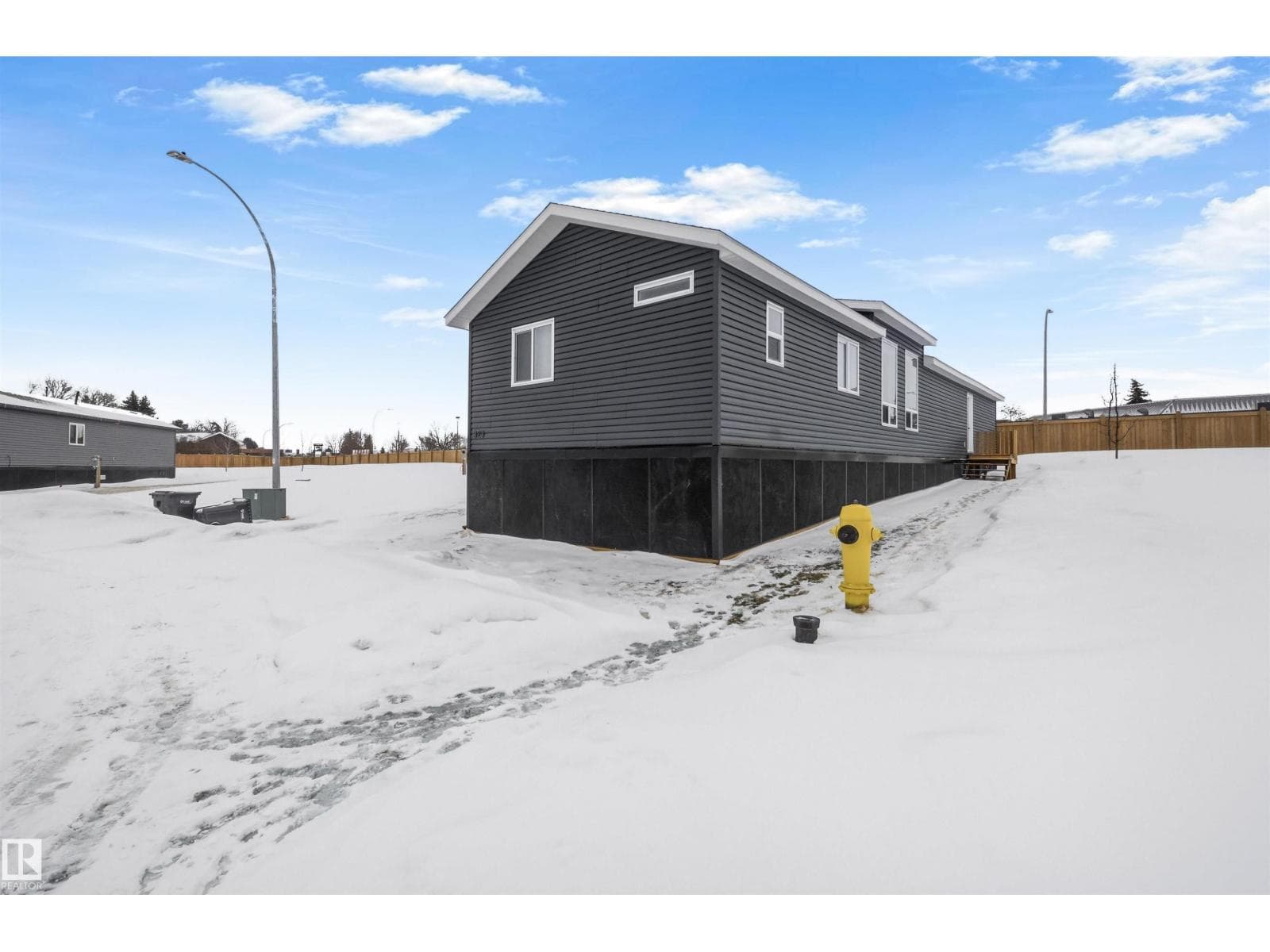 #323 305 Calahoo RD