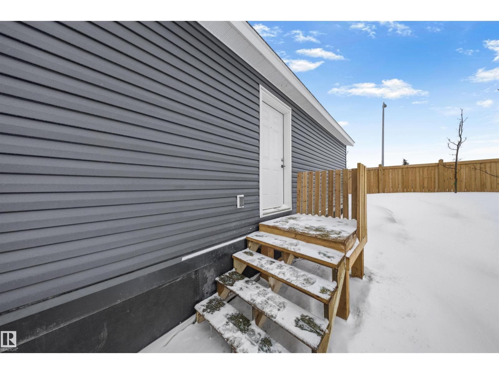#323 305 Calahoo RD — photo 4