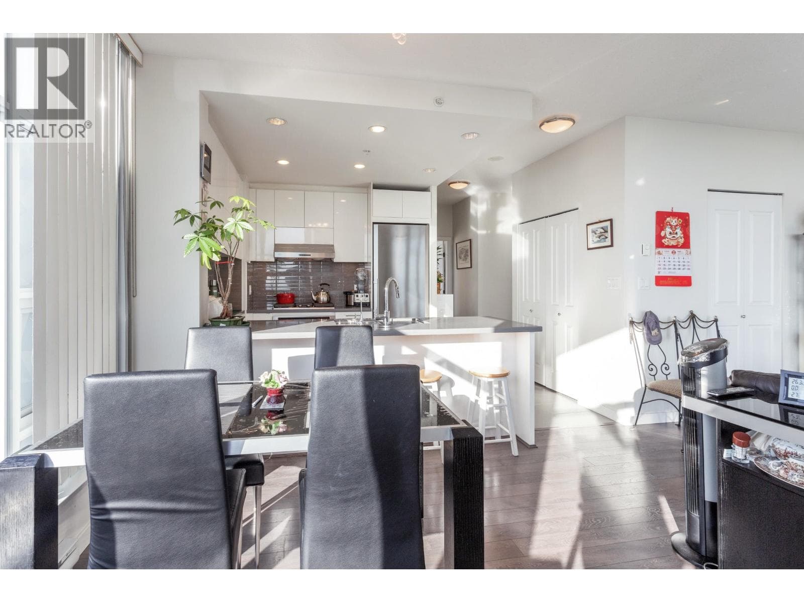 3806 4880 BENNETT STREET photo 5