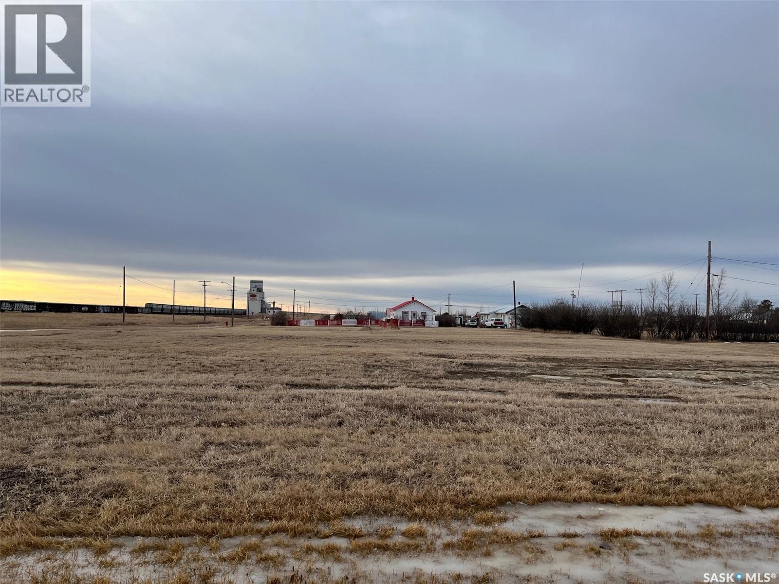 vacant land at 910 Railway AVENUE E — $20,000