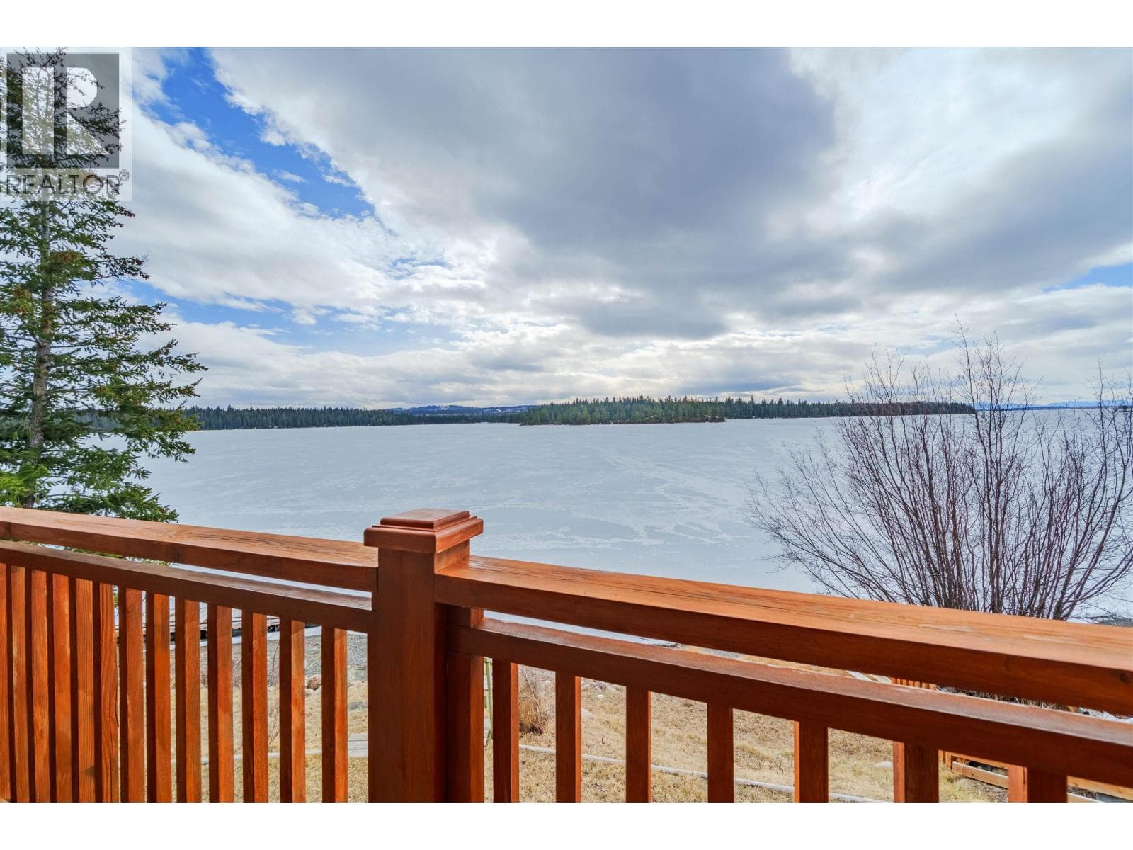 6410 FOX CRESCENT photo 3