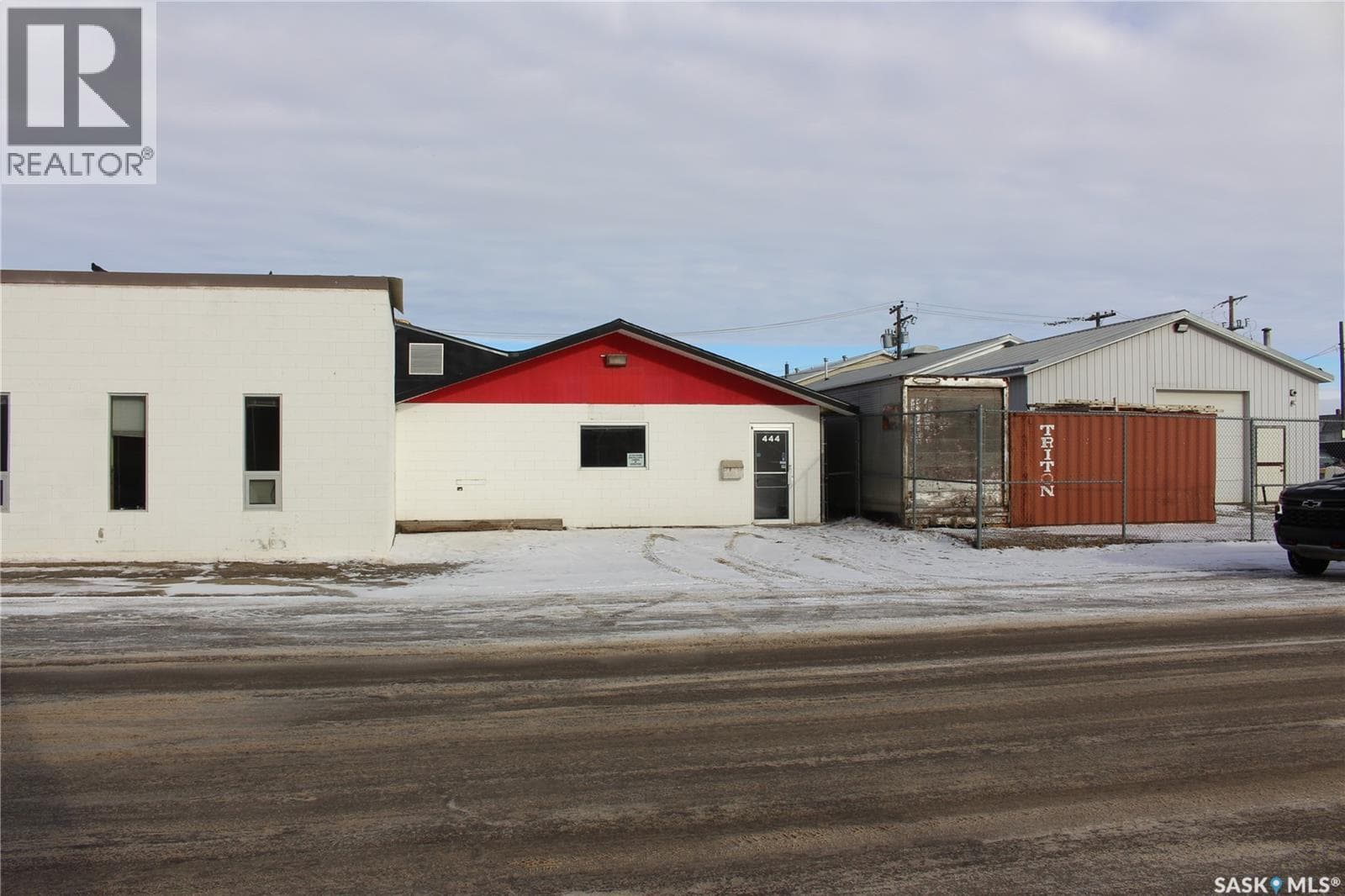 444 RIVER STREET W — photo 3