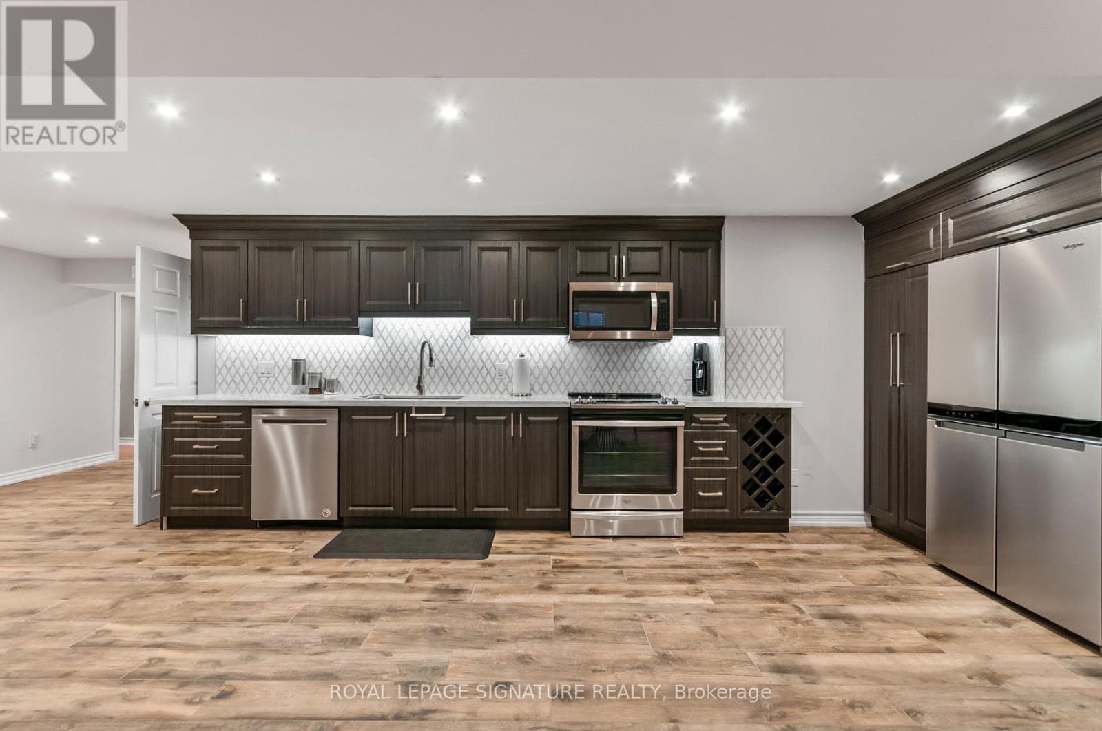 80 SHARPE CRESCENT photo 4