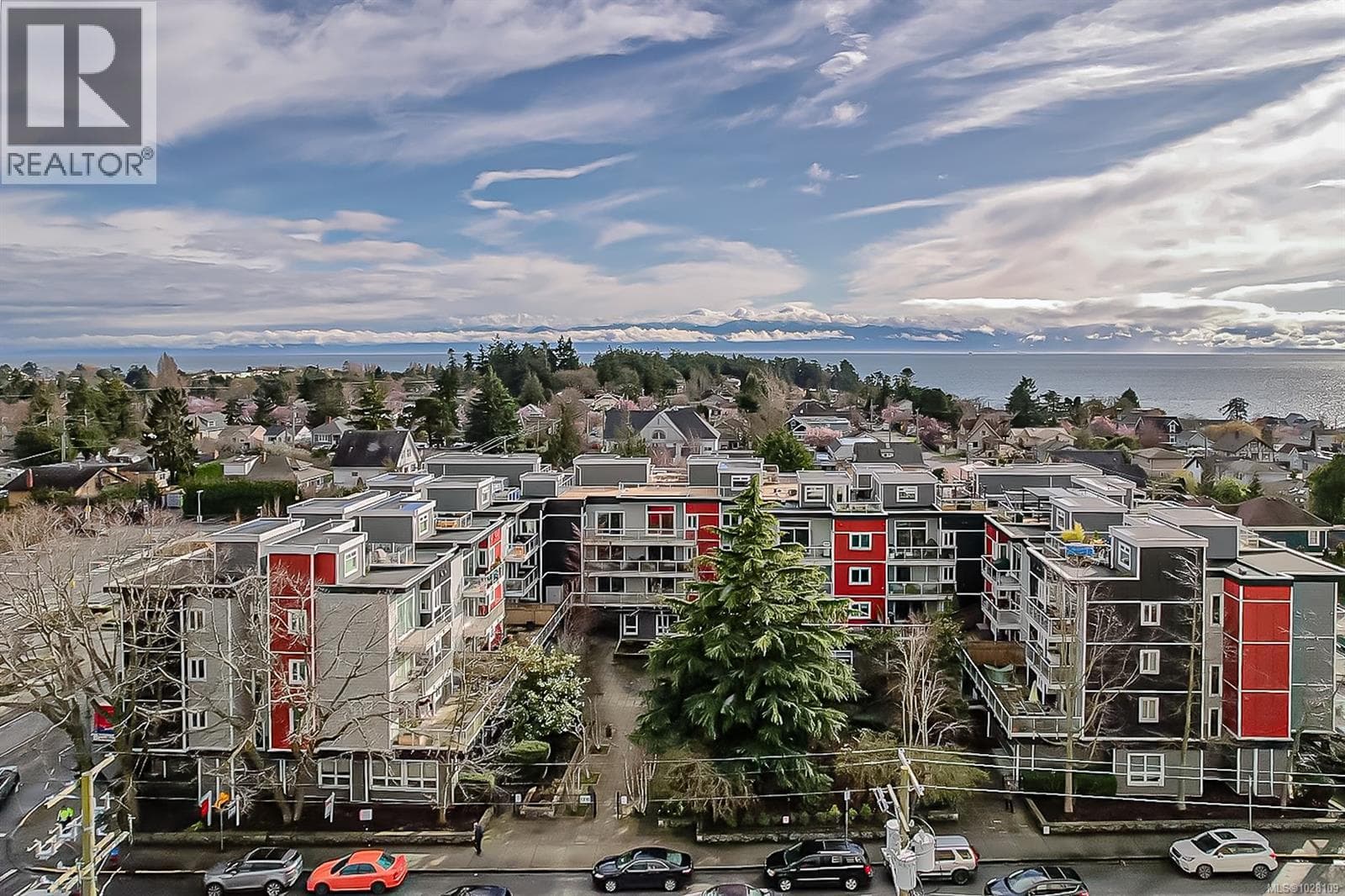 3 bed 2 bath single family at 210 1315 Esquimalt Rd — $749,400