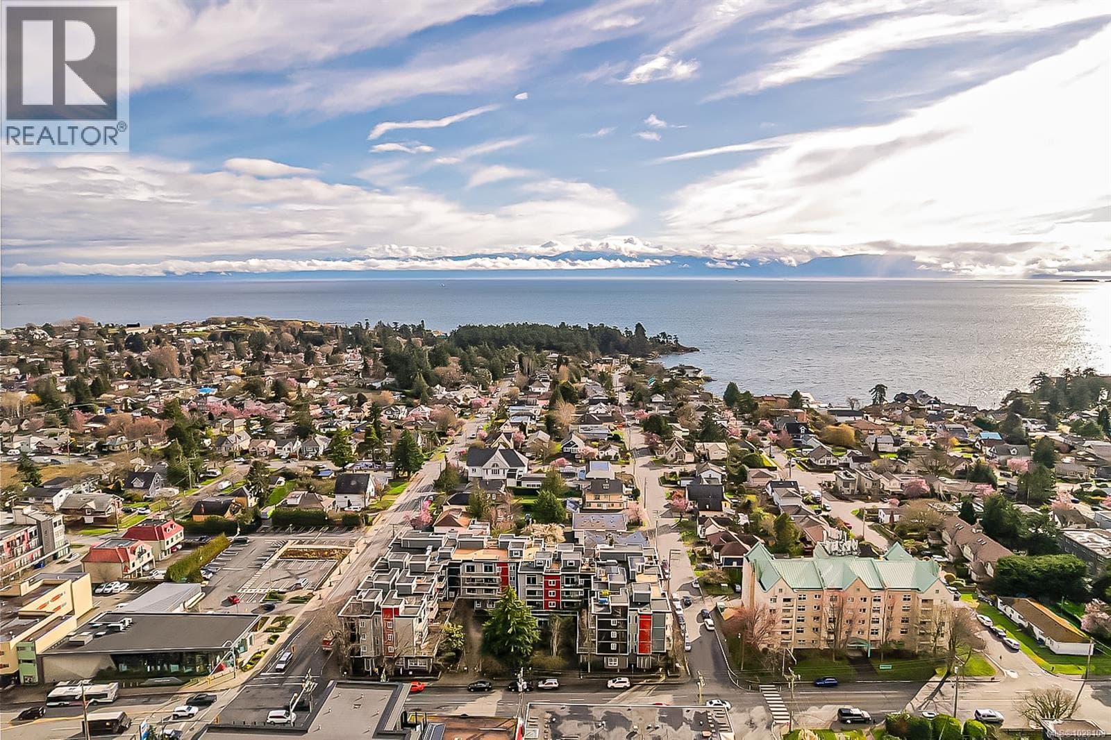 210 1315 Esquimalt Rd photo 2