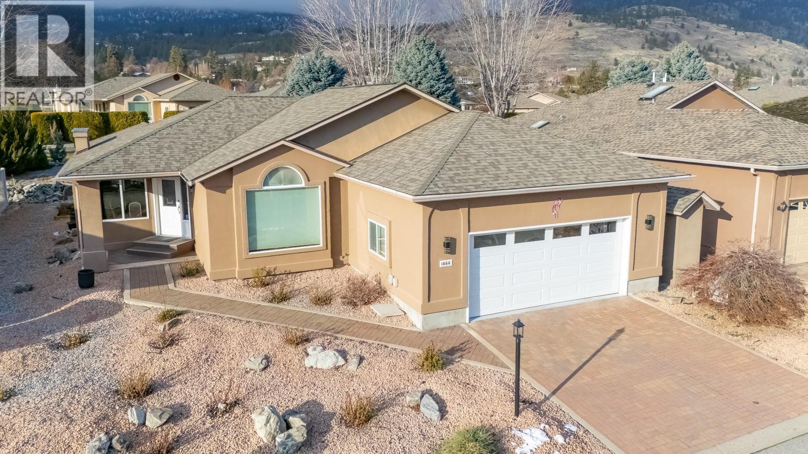 444 Ridge Place photo 2