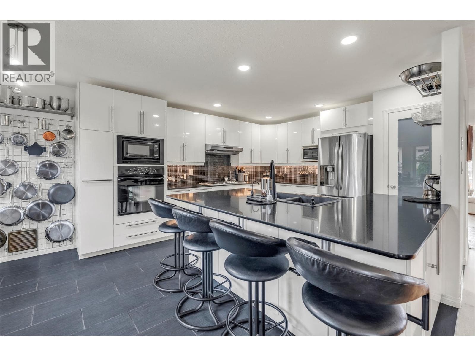 2 bed 2 bath single family at 444 Ridge Place — $524,900