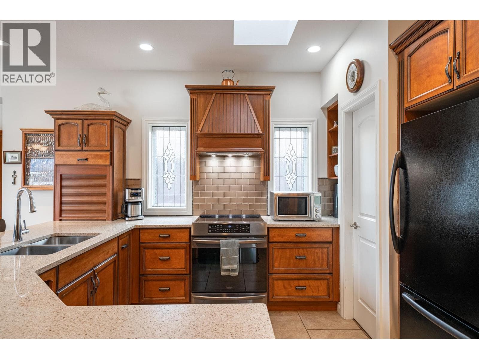 6905 MOUNTAINVIEW Drive photo 3