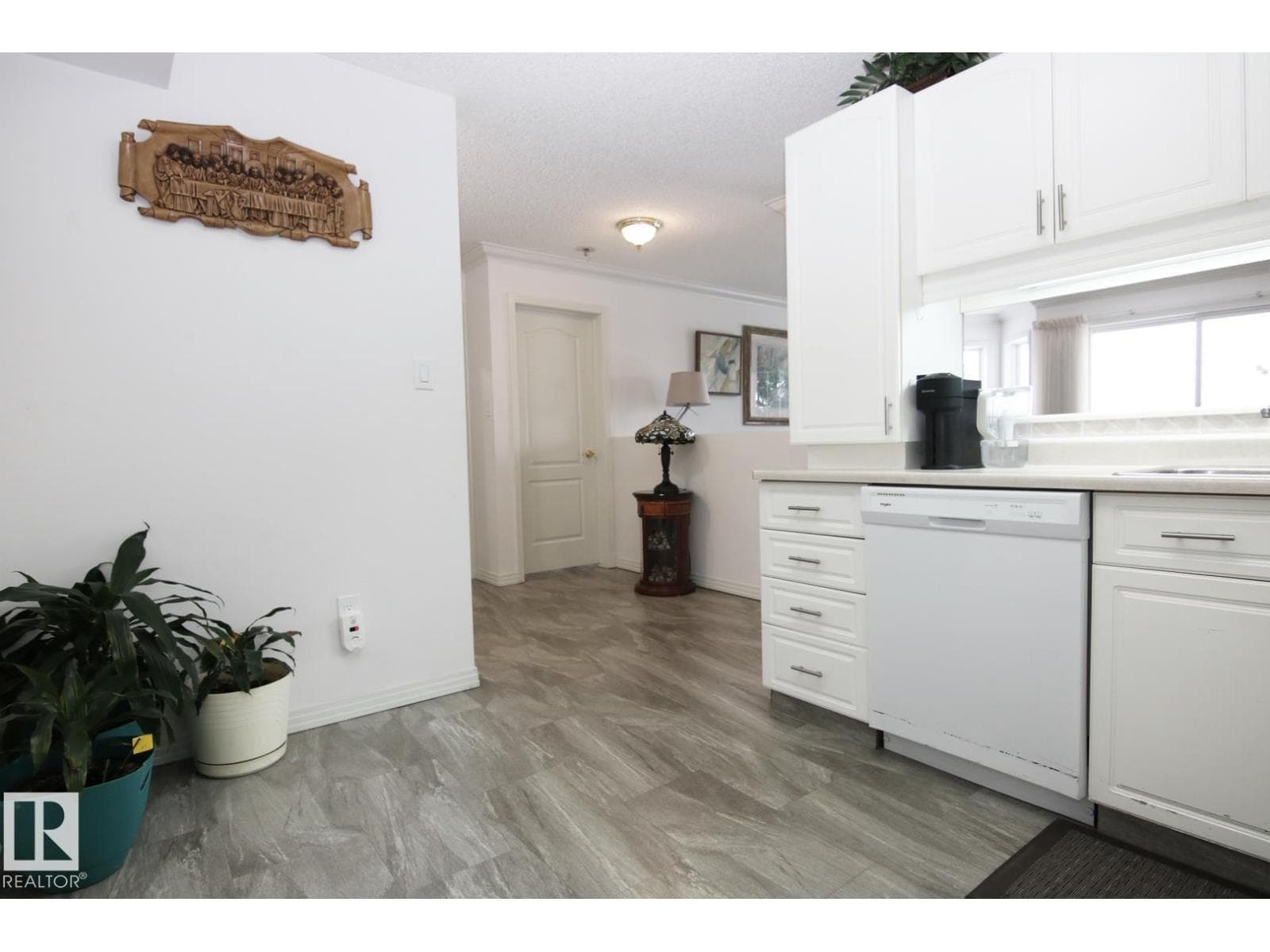 #308 17150 94A AV NW photo 4
