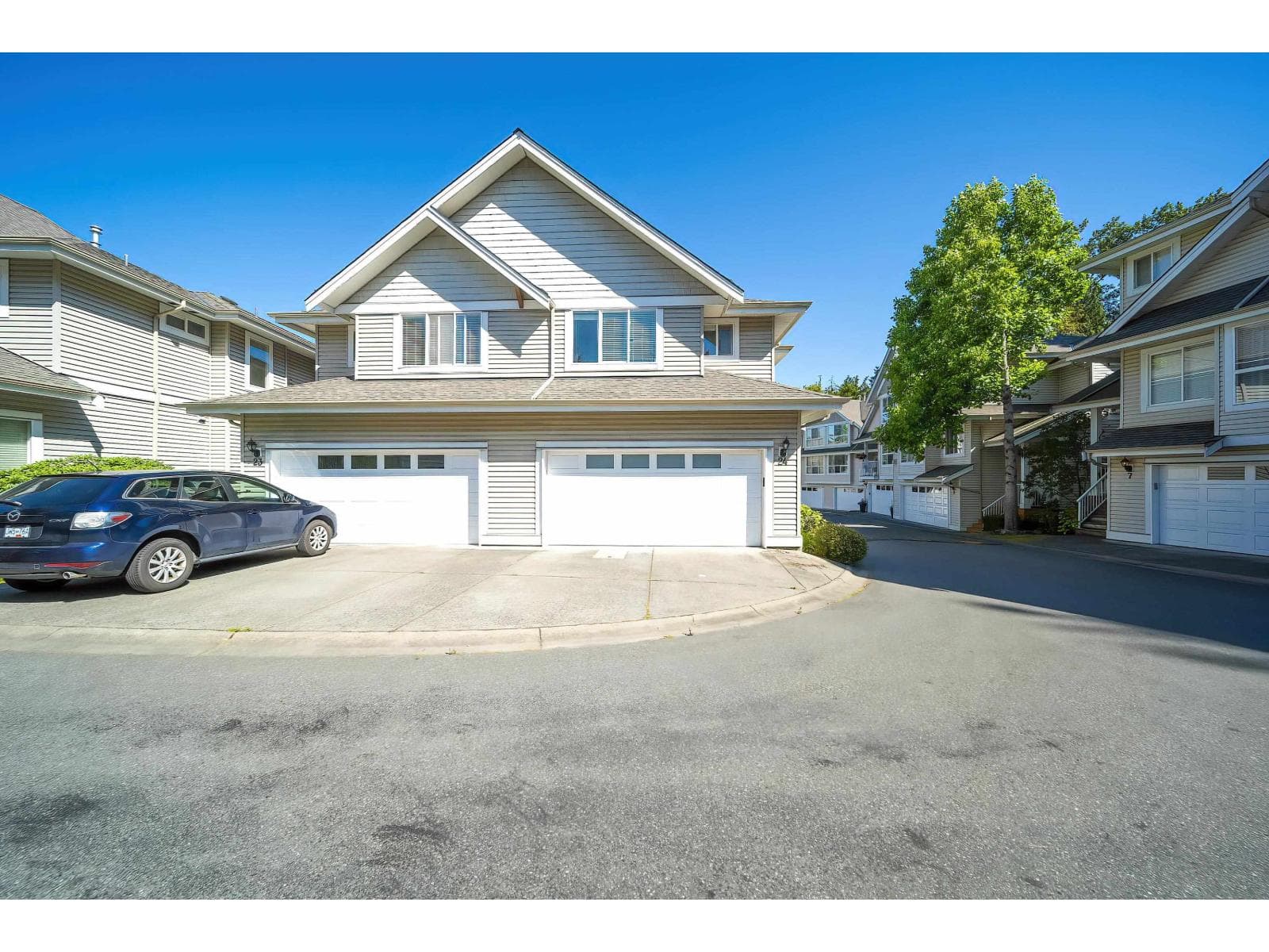 4 bed 4 bath single family at 24 8568 209 STREET — $988,000