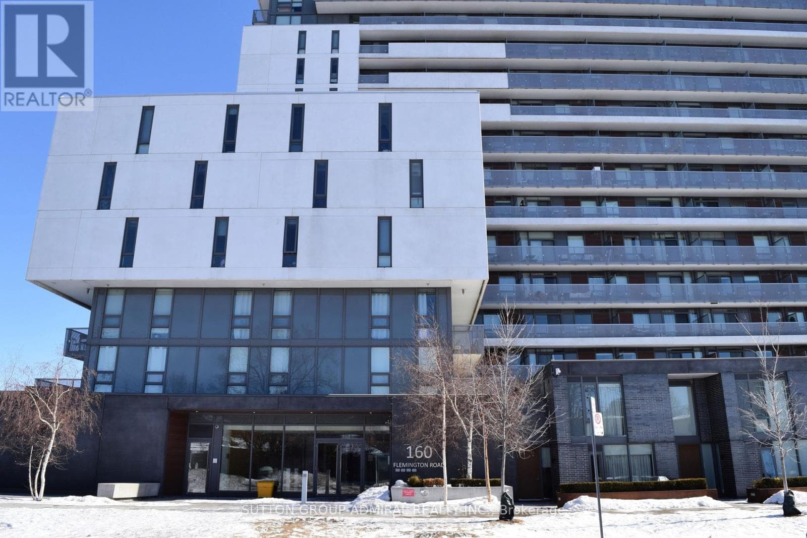 #402 - 160 FLEMINGTON ROAD photo 2