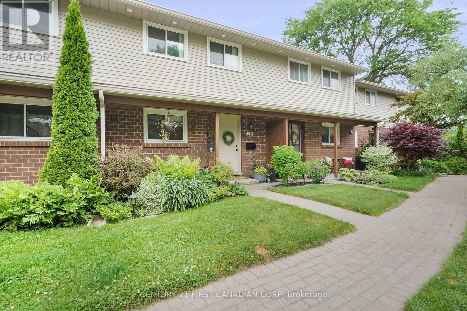 589 GRIFFITH STREET photo 2