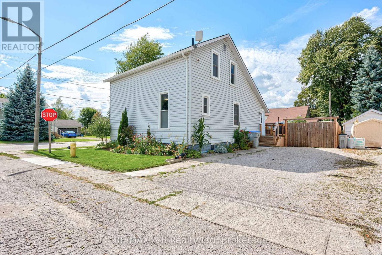 36 HURON STREET photo 5