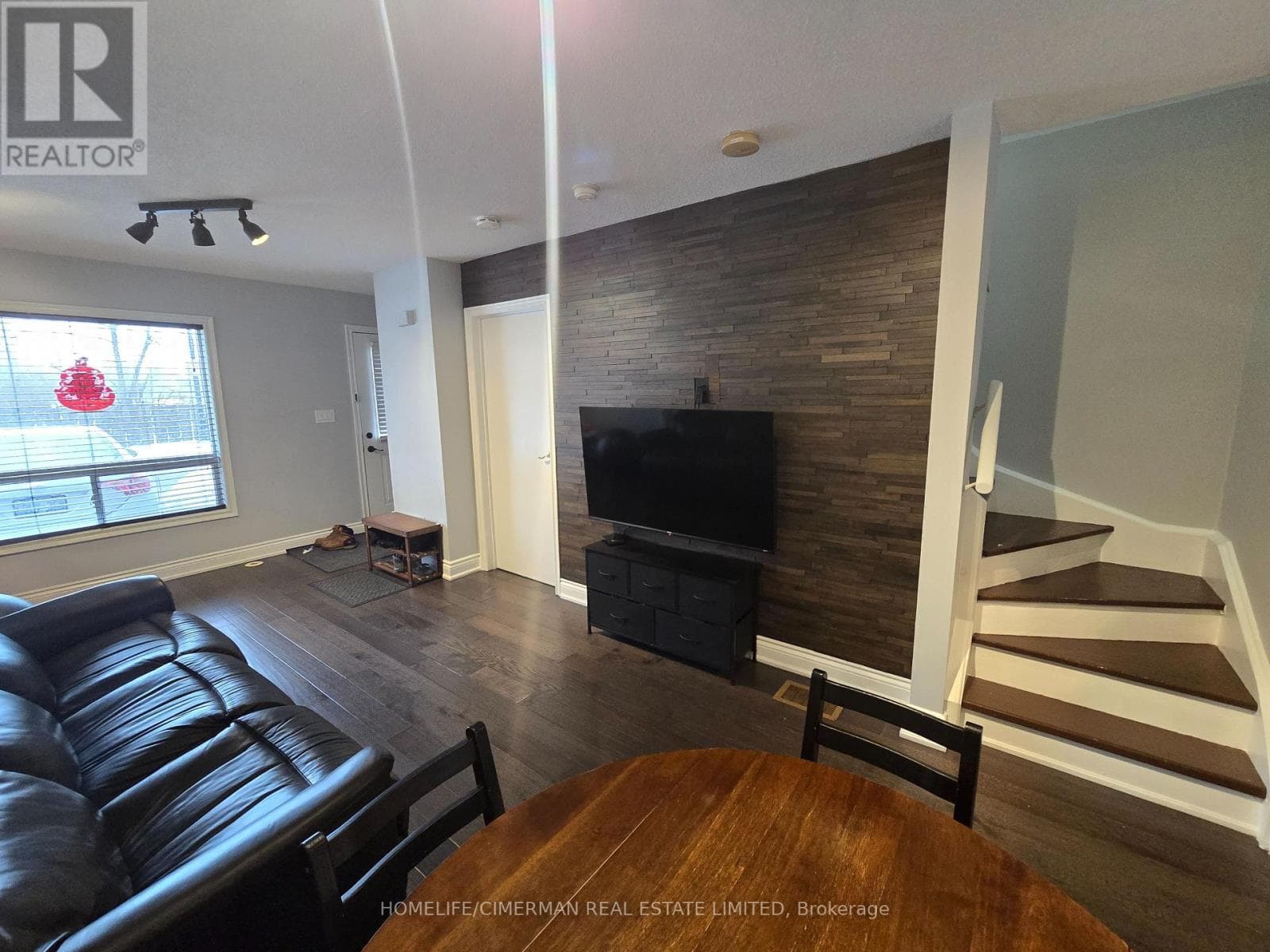 6 - 4277 LAWRENCE AVENUE E photo 2