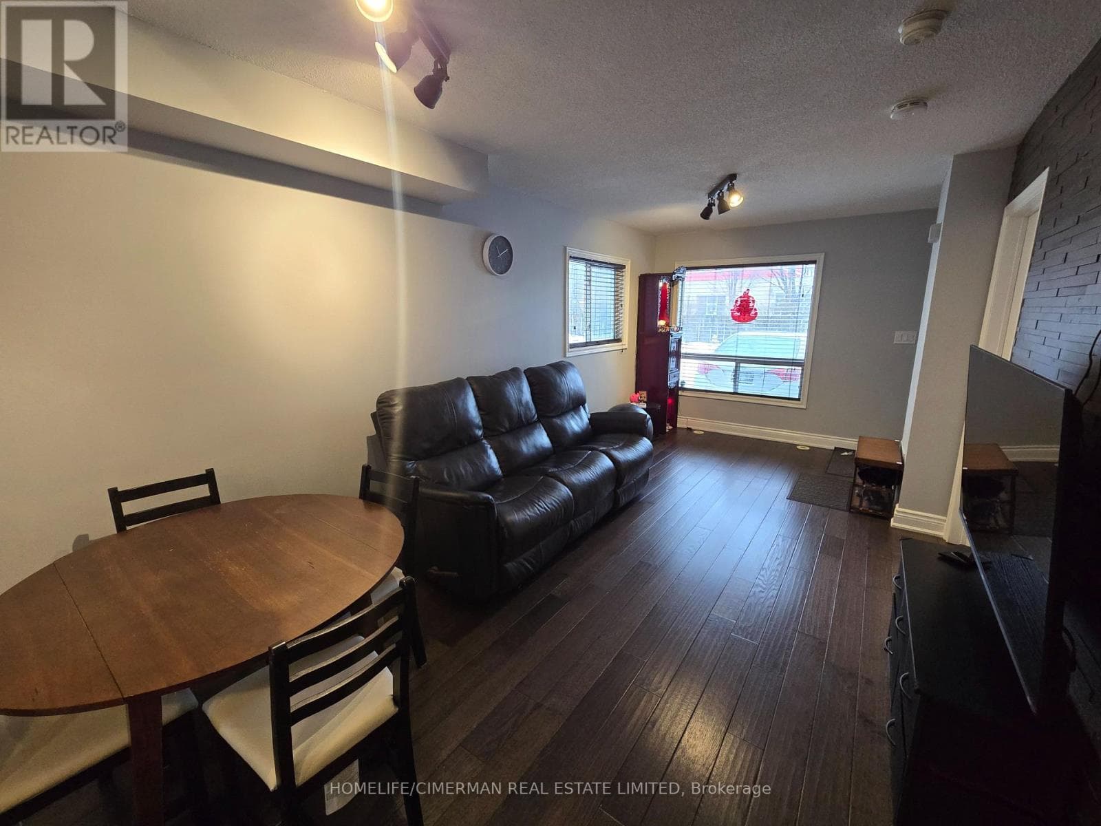 6 - 4277 LAWRENCE AVENUE E photo 3