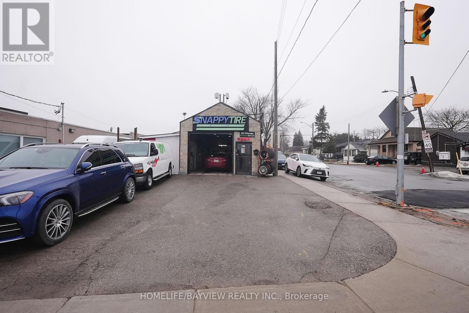 811 LAKESHORE ROAD E photo 3