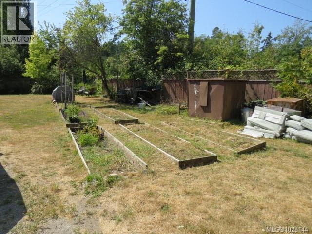 9254 Rideau Ave photo 5