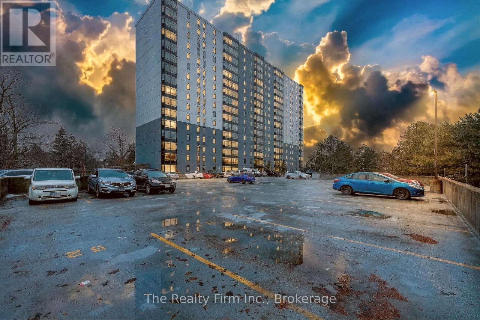 1 bed 1 bath single family at 1515 - 45 POND MILLS ROAD — $279,900