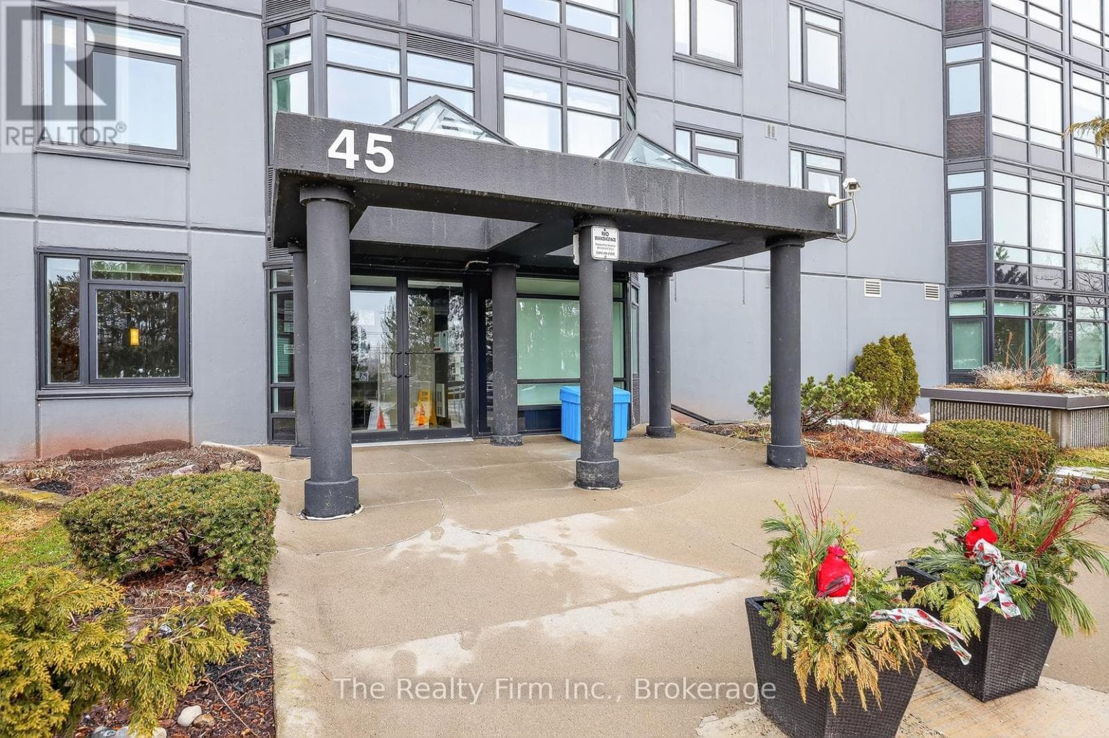 1515 - 45 POND MILLS ROAD photo 2