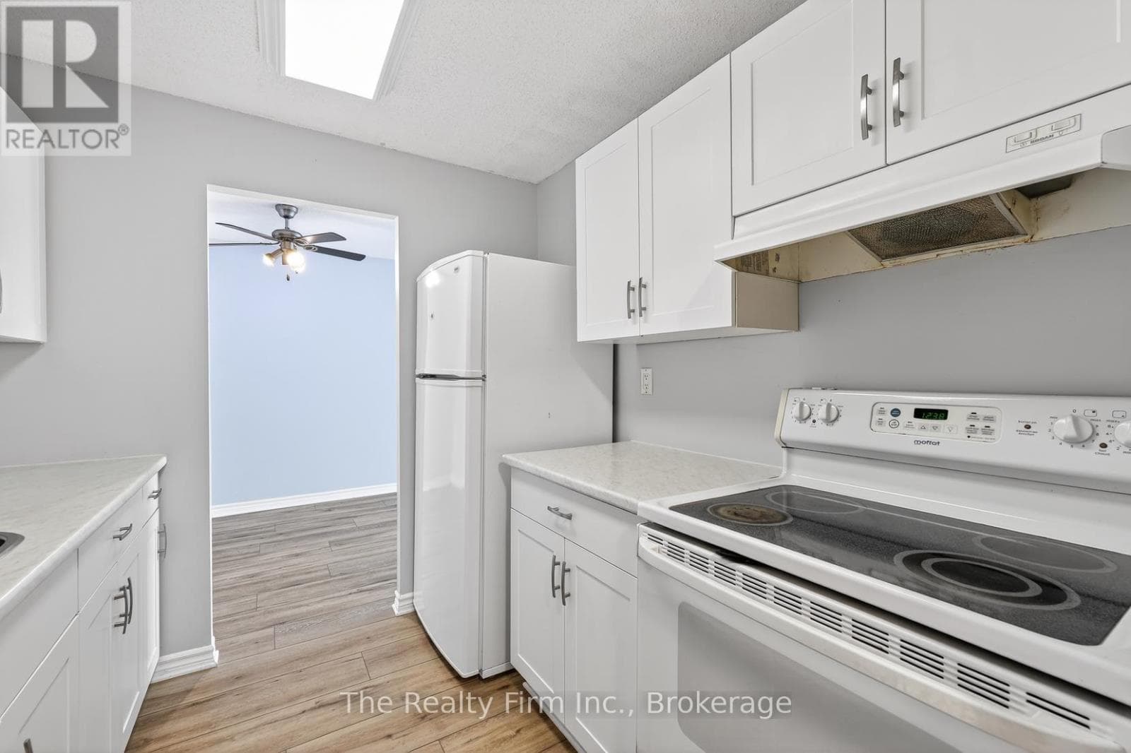 1515 - 45 POND MILLS ROAD photo 5