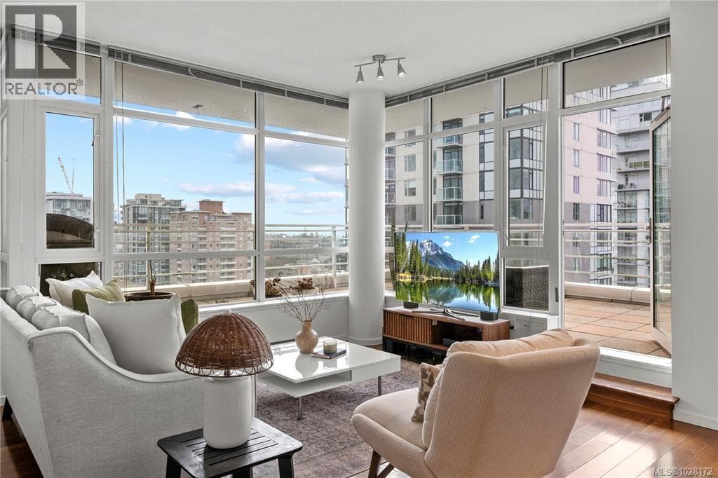 1401 834 Johnson St photo 3
