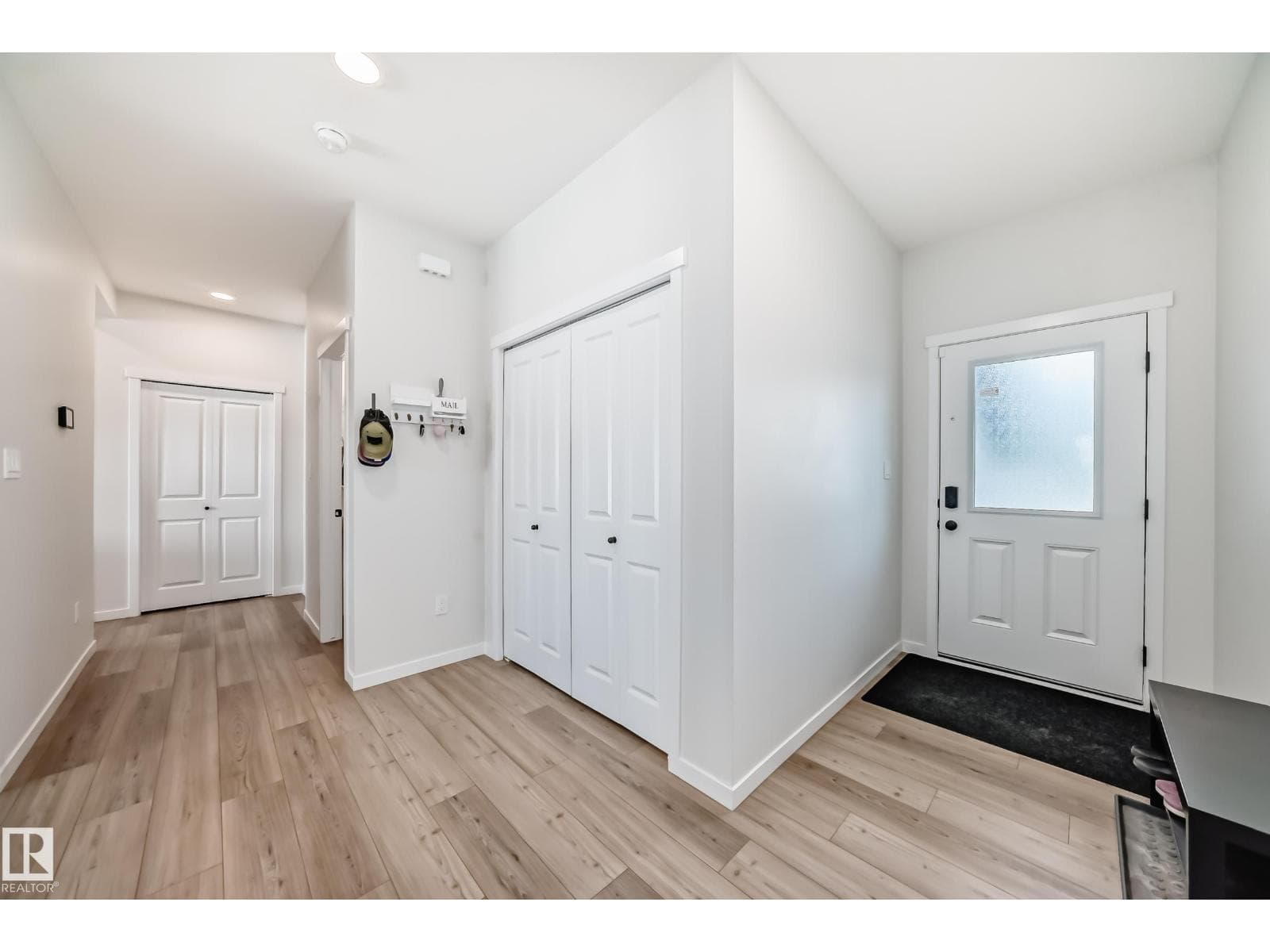 17608 49 ST NW photo 3