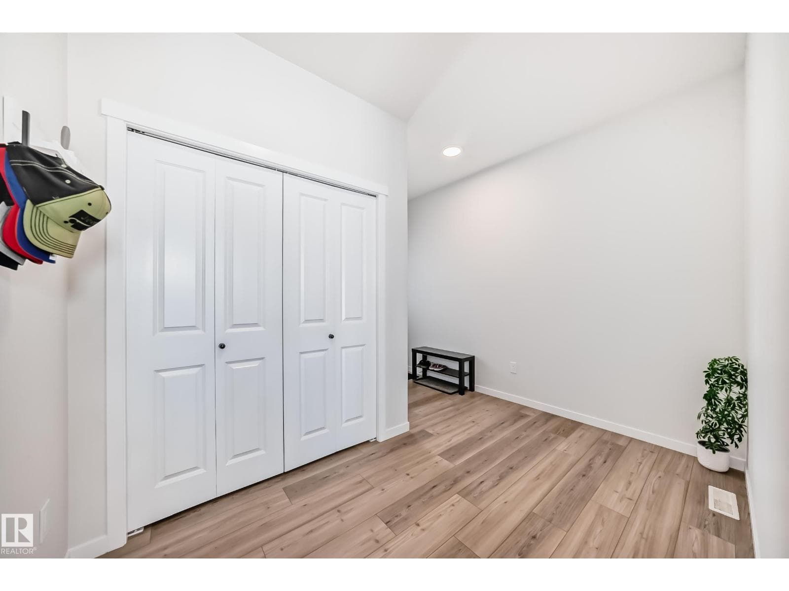 17608 49 ST NW photo 4