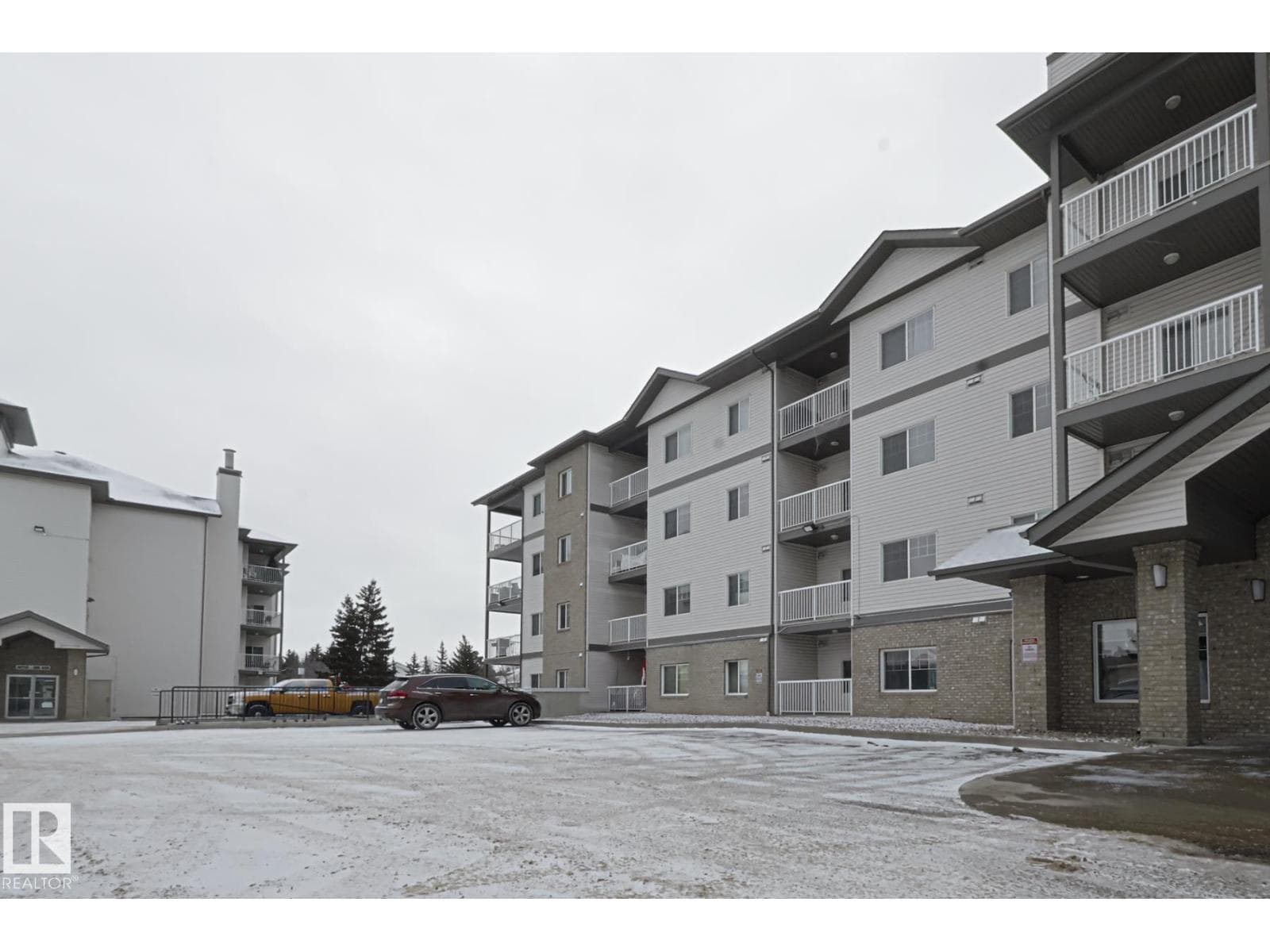 #431 16807 100 AV NW NW photo 2
