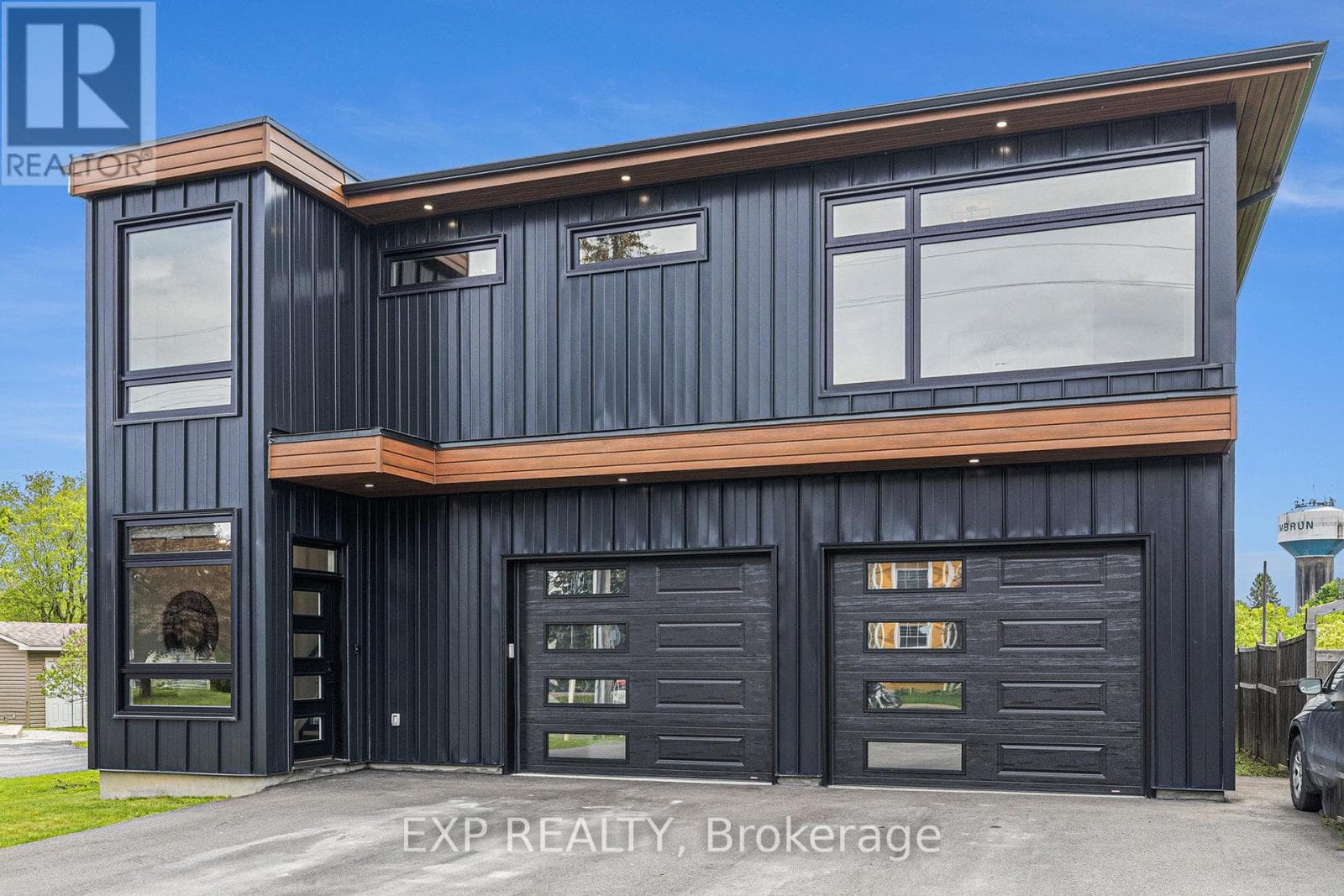 2 bed 3 bath single family at 1056 NOTRE DAME STREET — $899,900