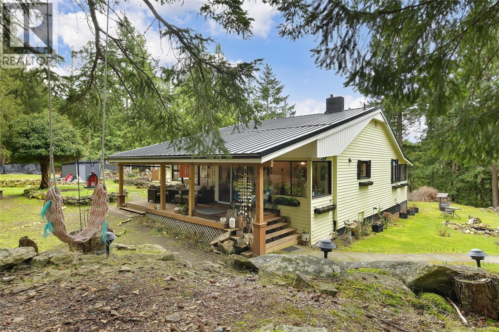 2 bed 1 bath single family at 370 Campbell Bay Rd — $999,998