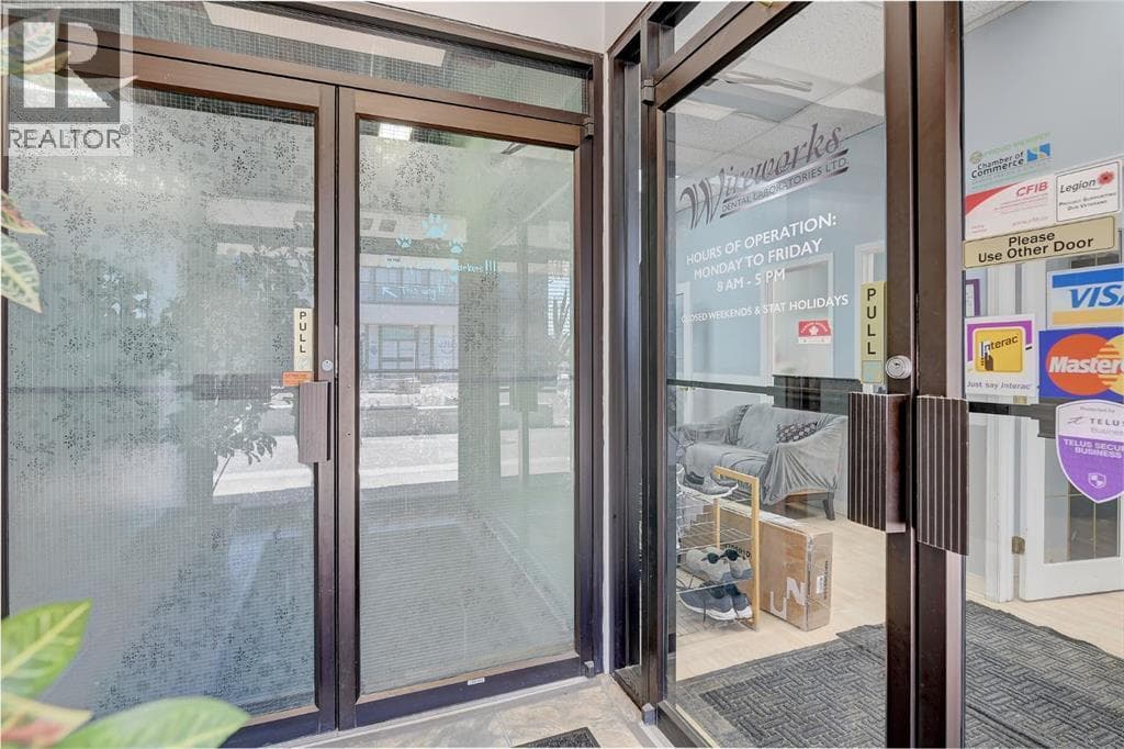 10018 101 Avenue — photo 3