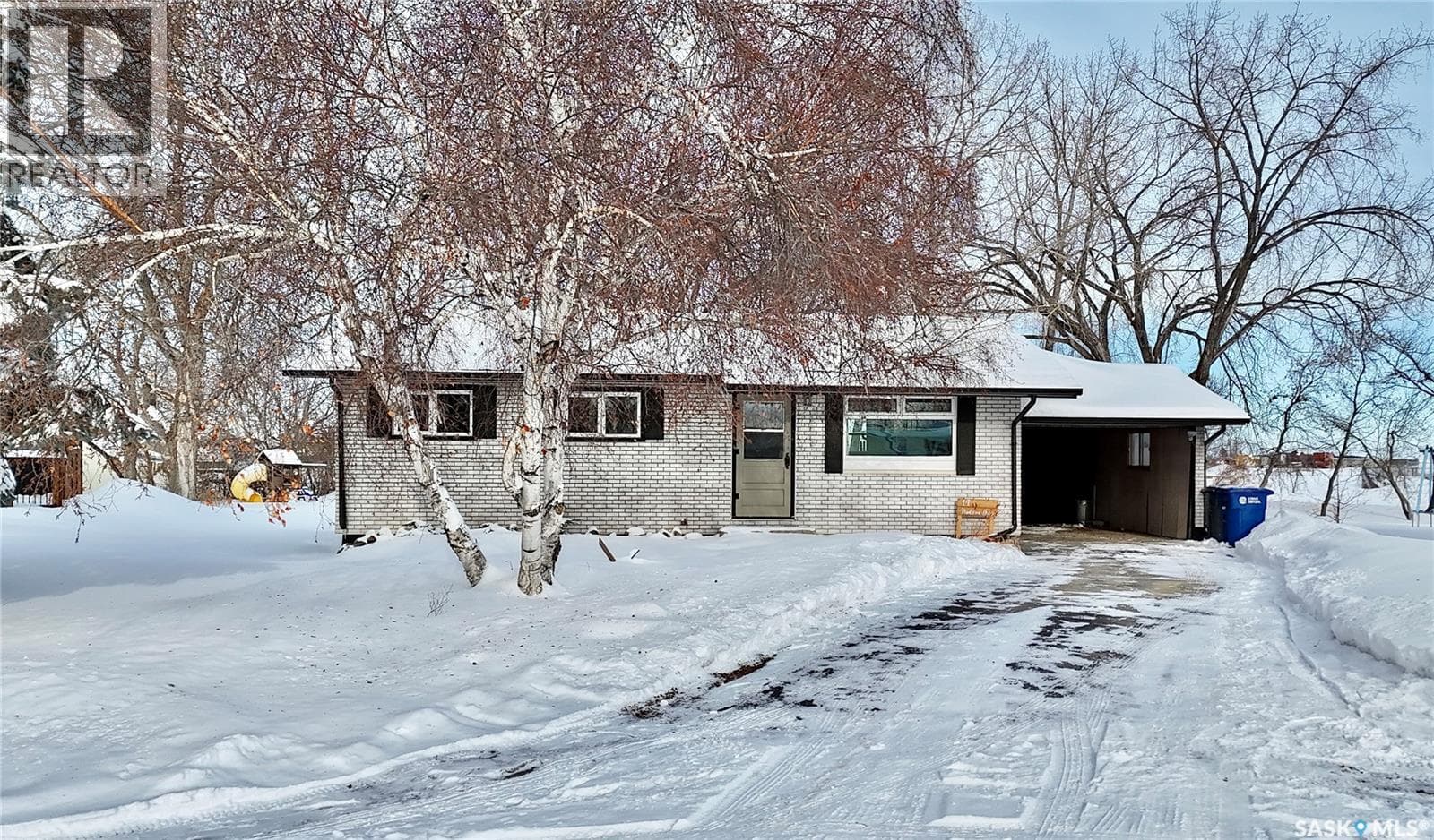 3 bed 2 bath single family at 19 Hudson BAY — $235,000