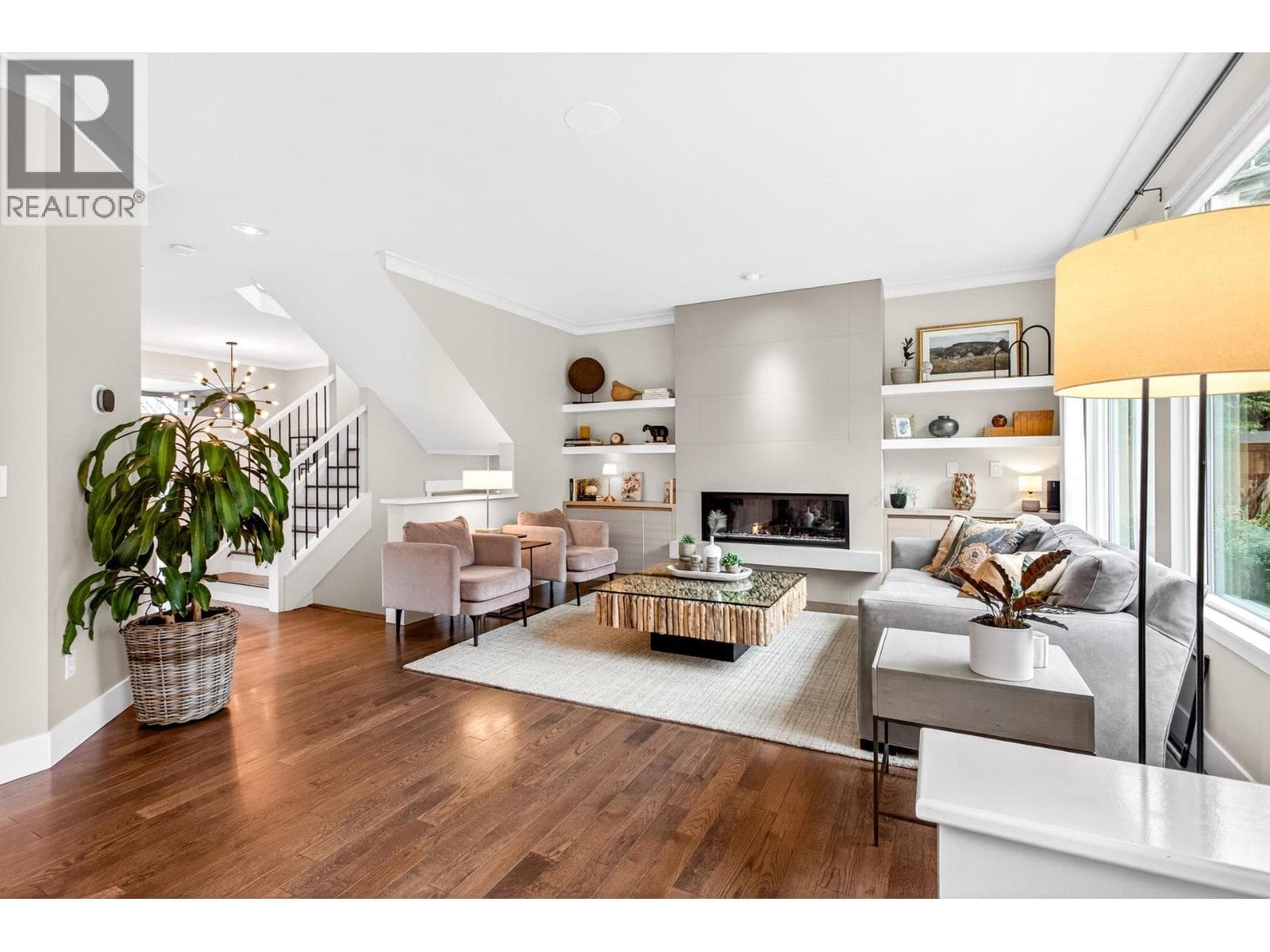 141 GREENLEAF COURT photo 4