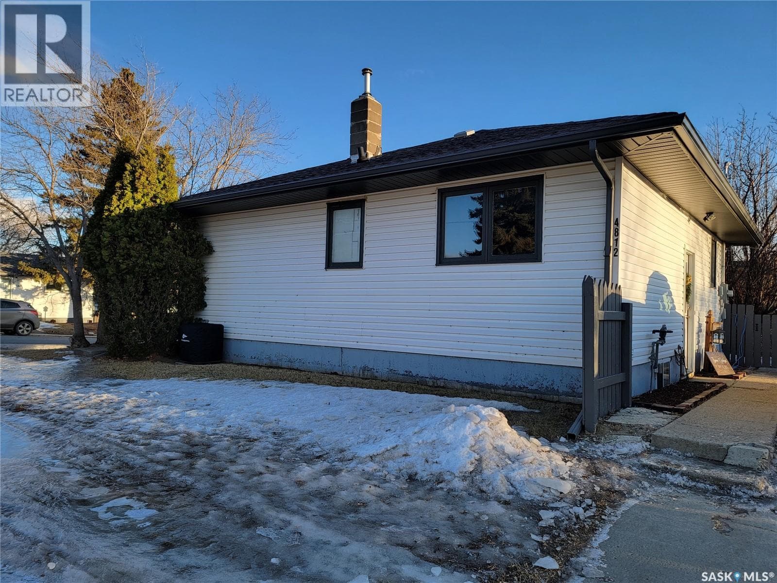 4812 post STREET photo 2