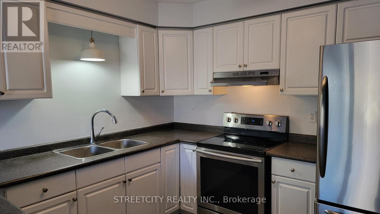 3 bed 3 bath single family at 15 SANDRA ROAD — $559,000