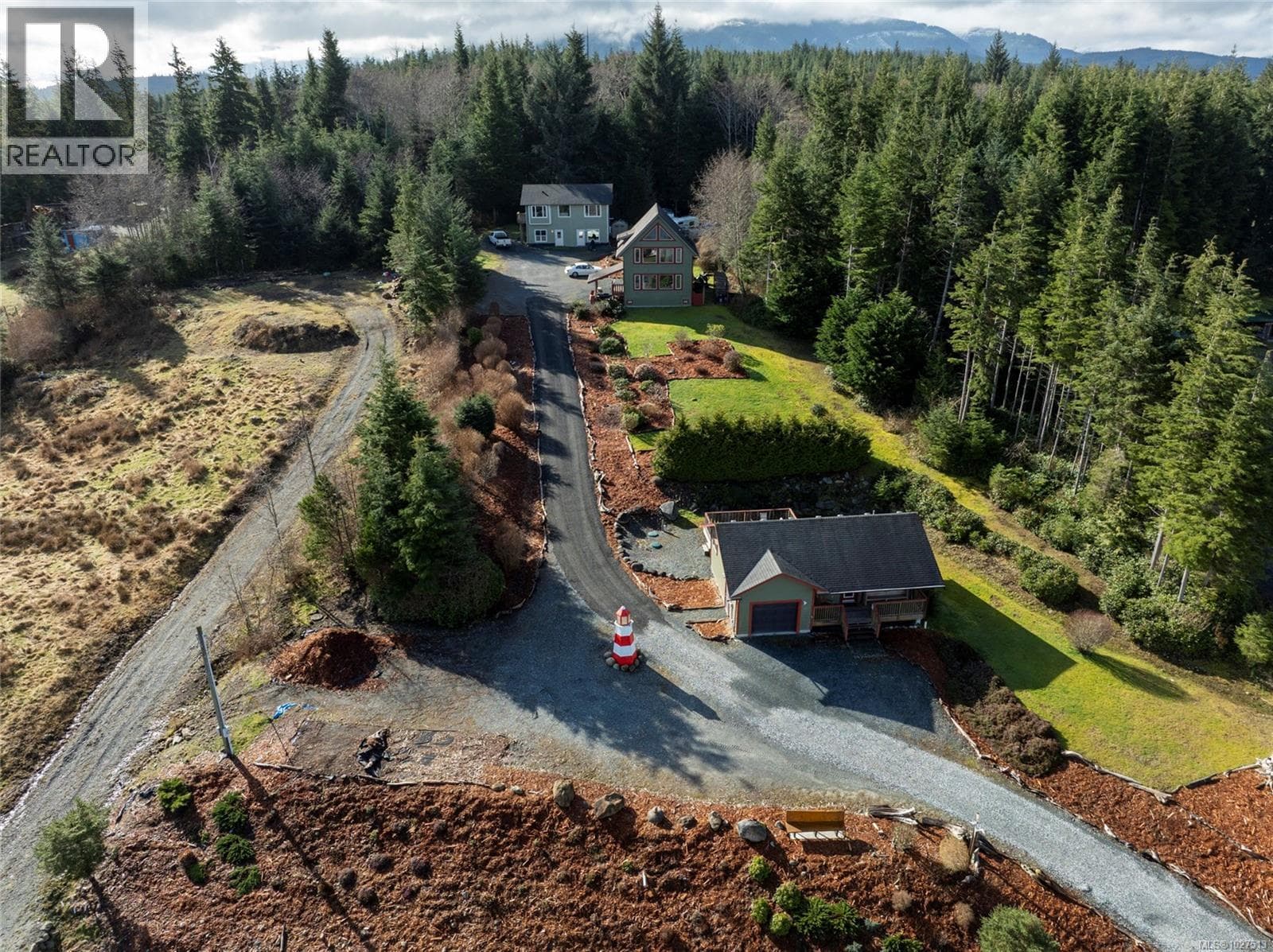 805 Lanqvist Rd photo 4