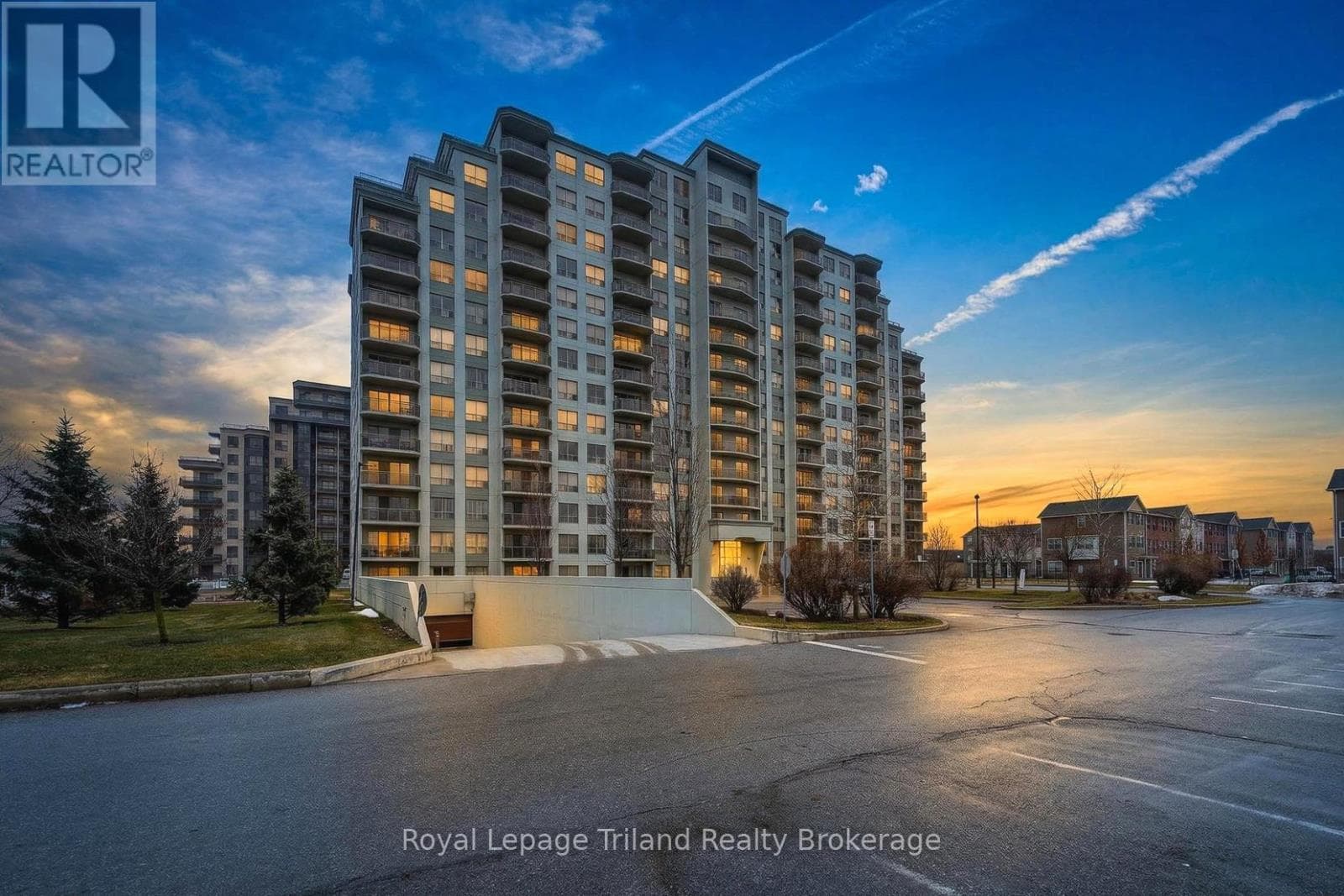 1007 - 1030 CORONATION DRIVE photo 2