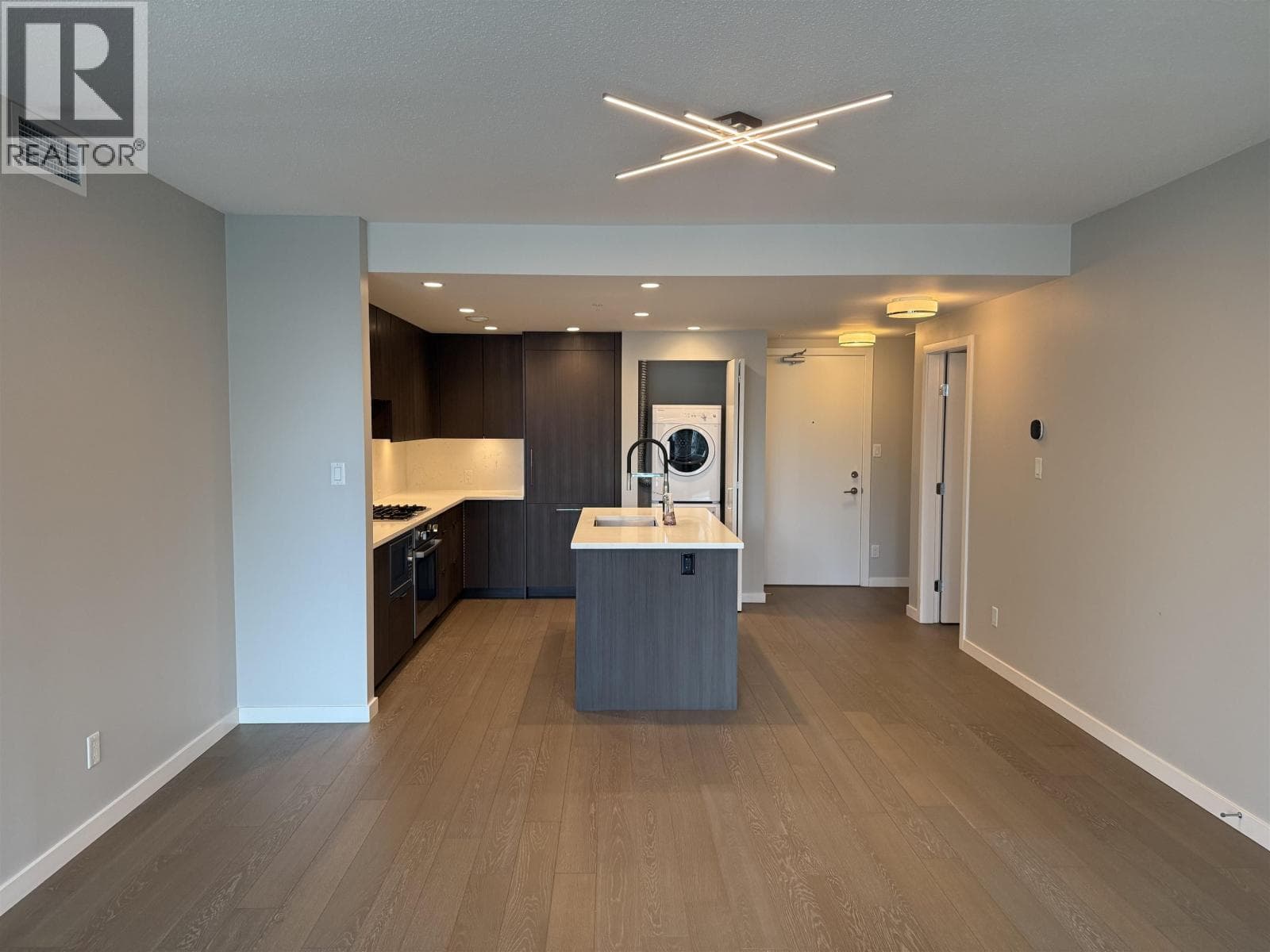 806 2888 CAMBIE STREET photo 3